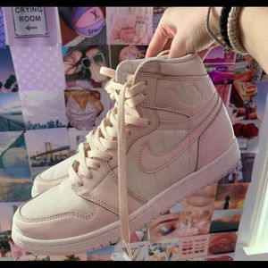Air Jordan 1 Retro high Guava Ice